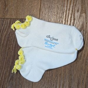 NWOT VINTAGE JEAN EDWARDS SOCKS.   #6582